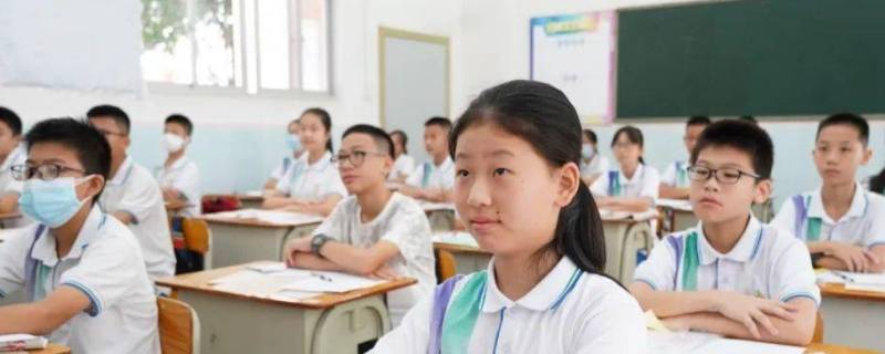 山东省诸城市初一是按成绩分班吗